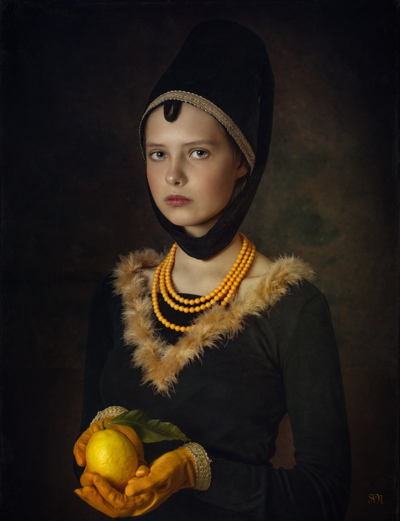 0322-Classic Portrait with Yellow Lemon